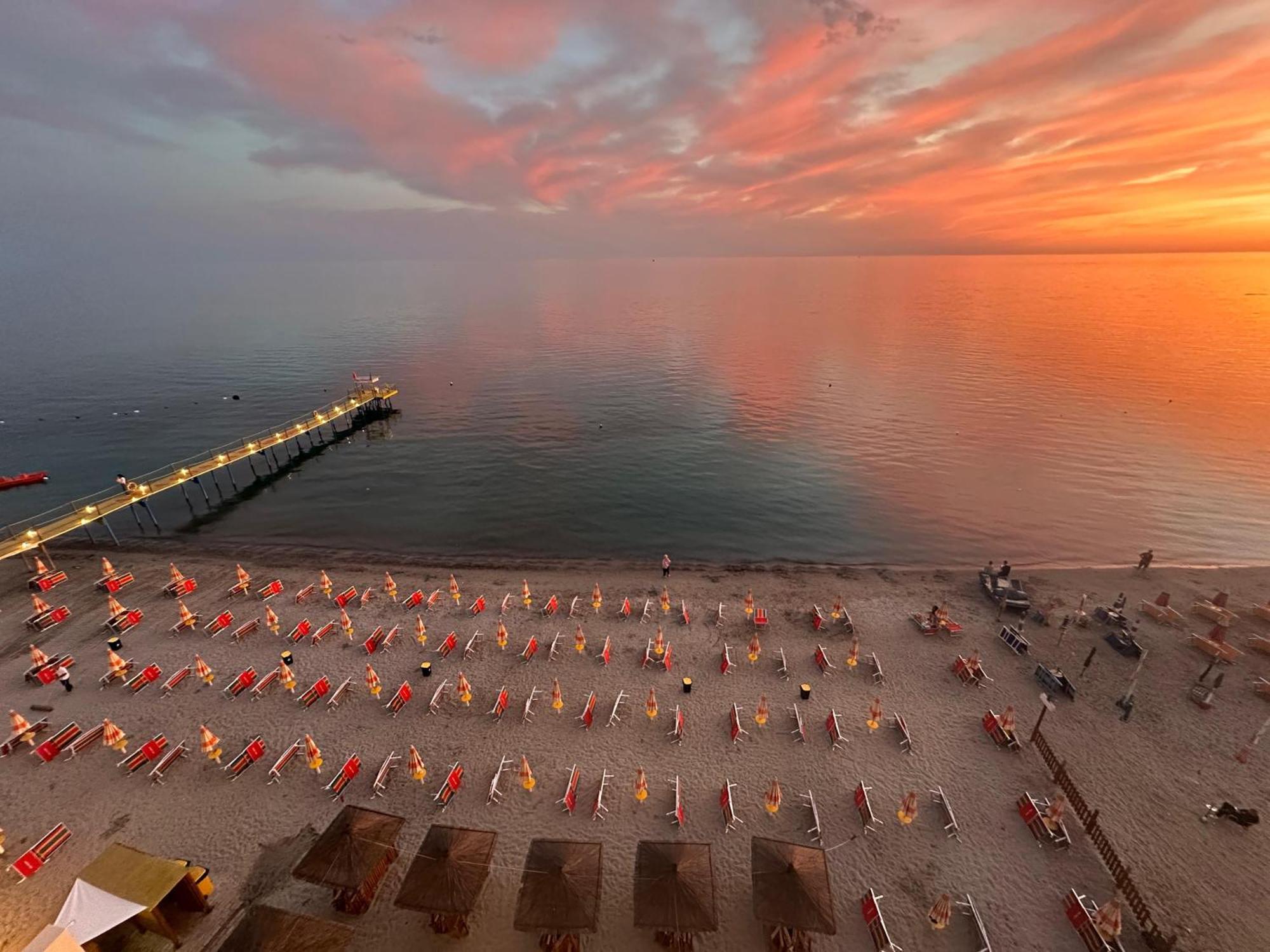 Aragosta Hotel Durrës Eksteriør billede