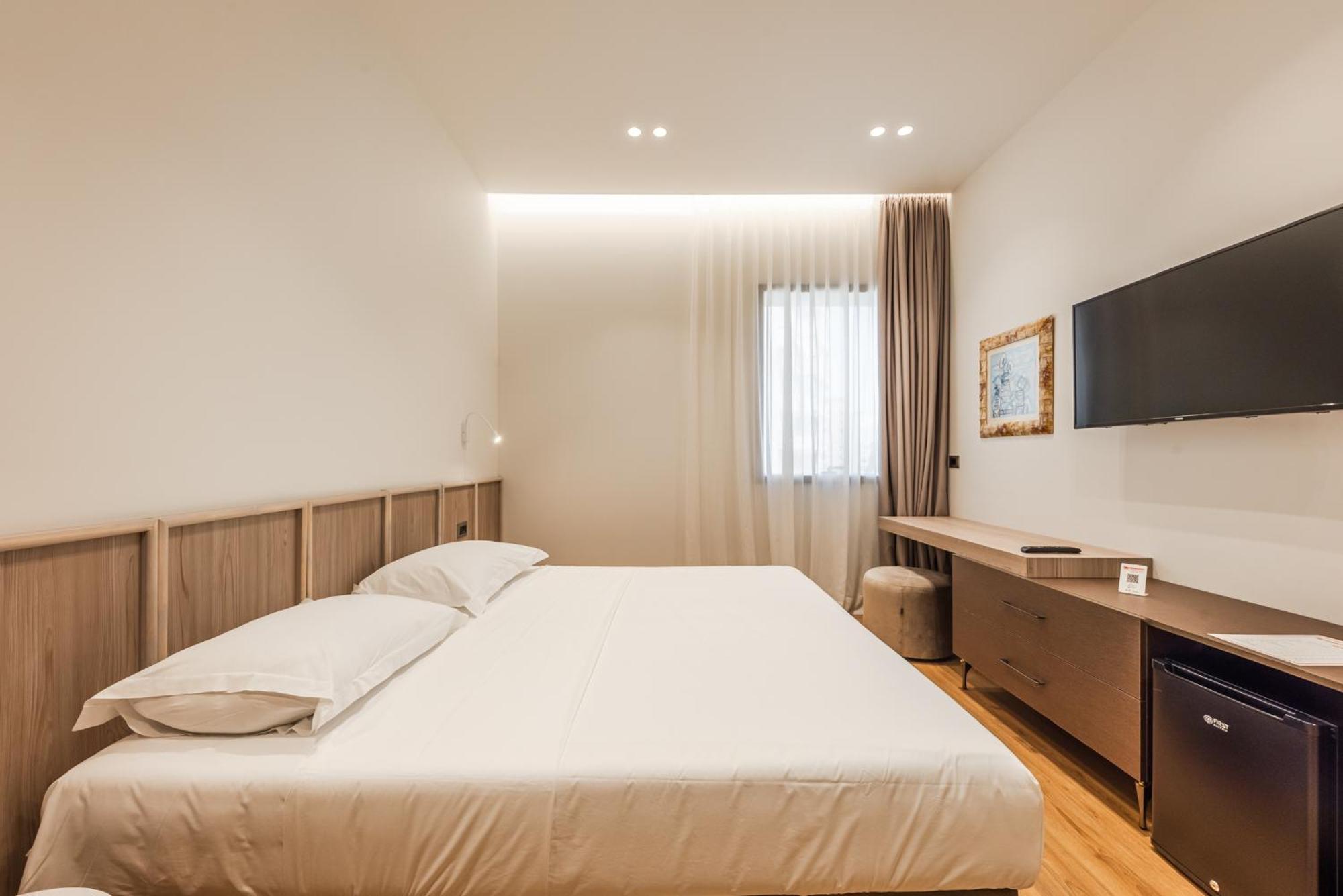 Aragosta Hotel Durrës Eksteriør billede