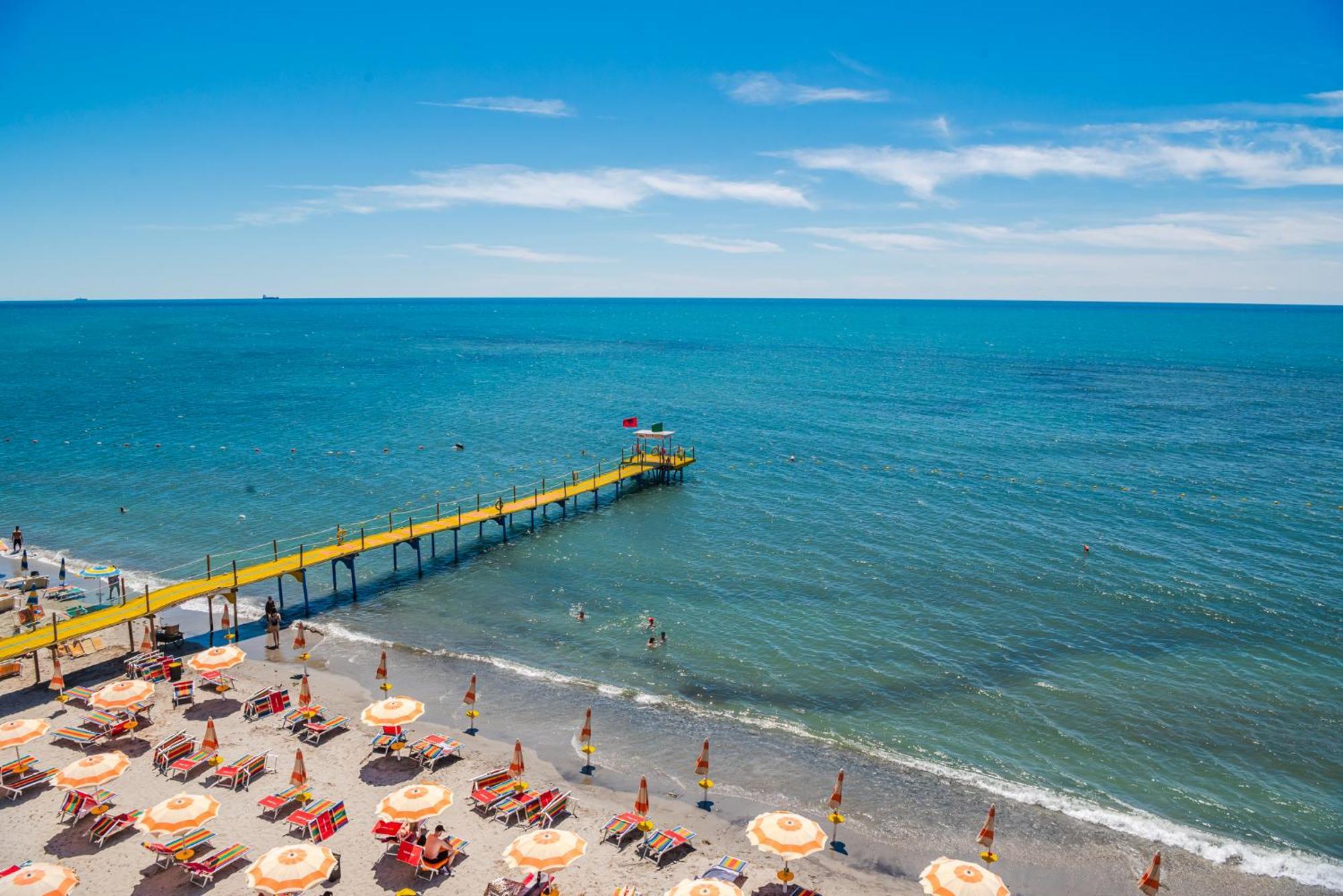 Aragosta Hotel Durrës Eksteriør billede