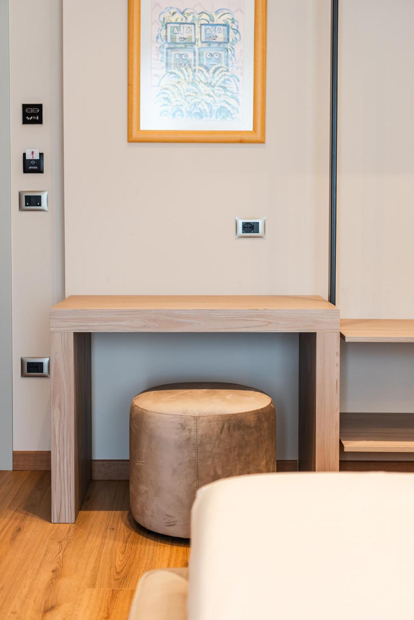 Aragosta Hotel Durrës Eksteriør billede